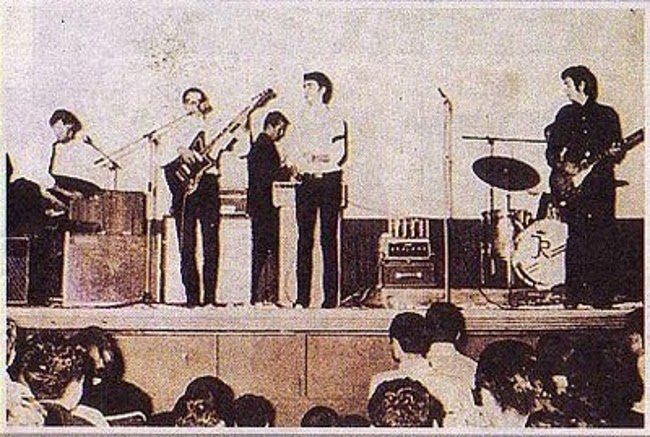 Eric Clapton with the Juniors in Pireaus, 1965