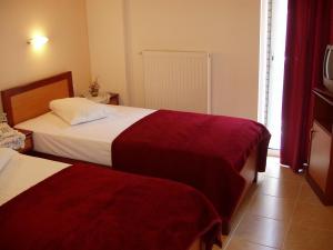 Faros I hotel in Pireaus